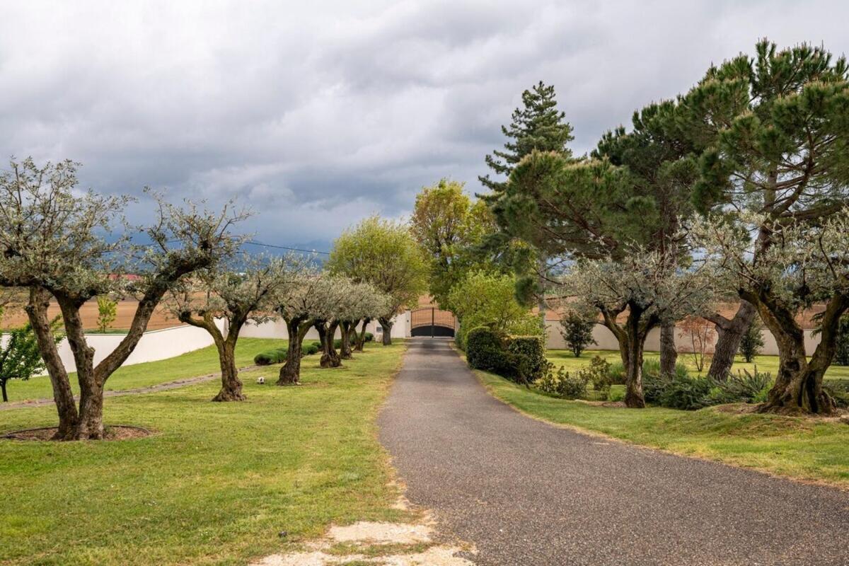 La Villa Moursoise 4 Etoiles Εξωτερικό φωτογραφία