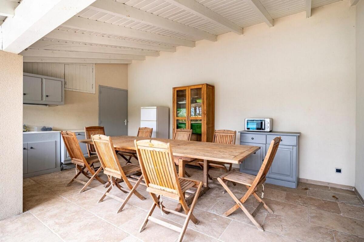 La Villa Moursoise 4 Etoiles Εξωτερικό φωτογραφία