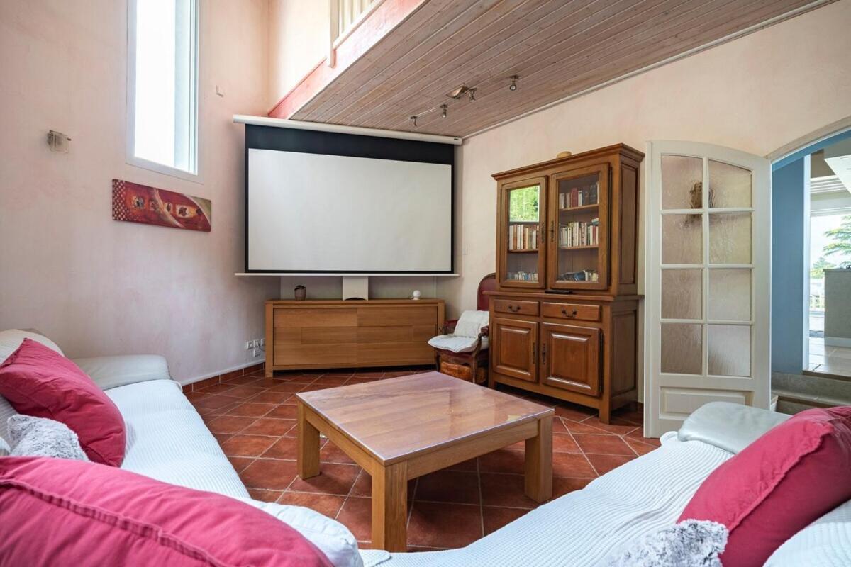 La Villa Moursoise 4 Etoiles Εξωτερικό φωτογραφία