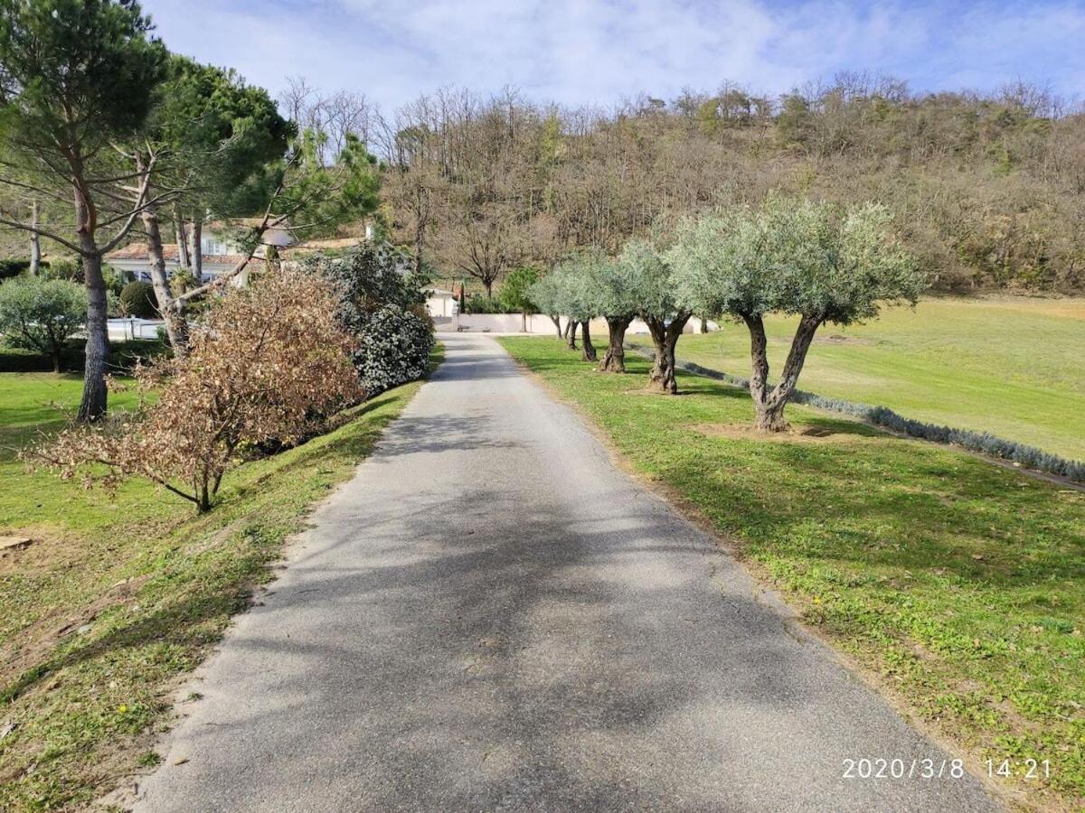 La Villa Moursoise 4 Etoiles Εξωτερικό φωτογραφία